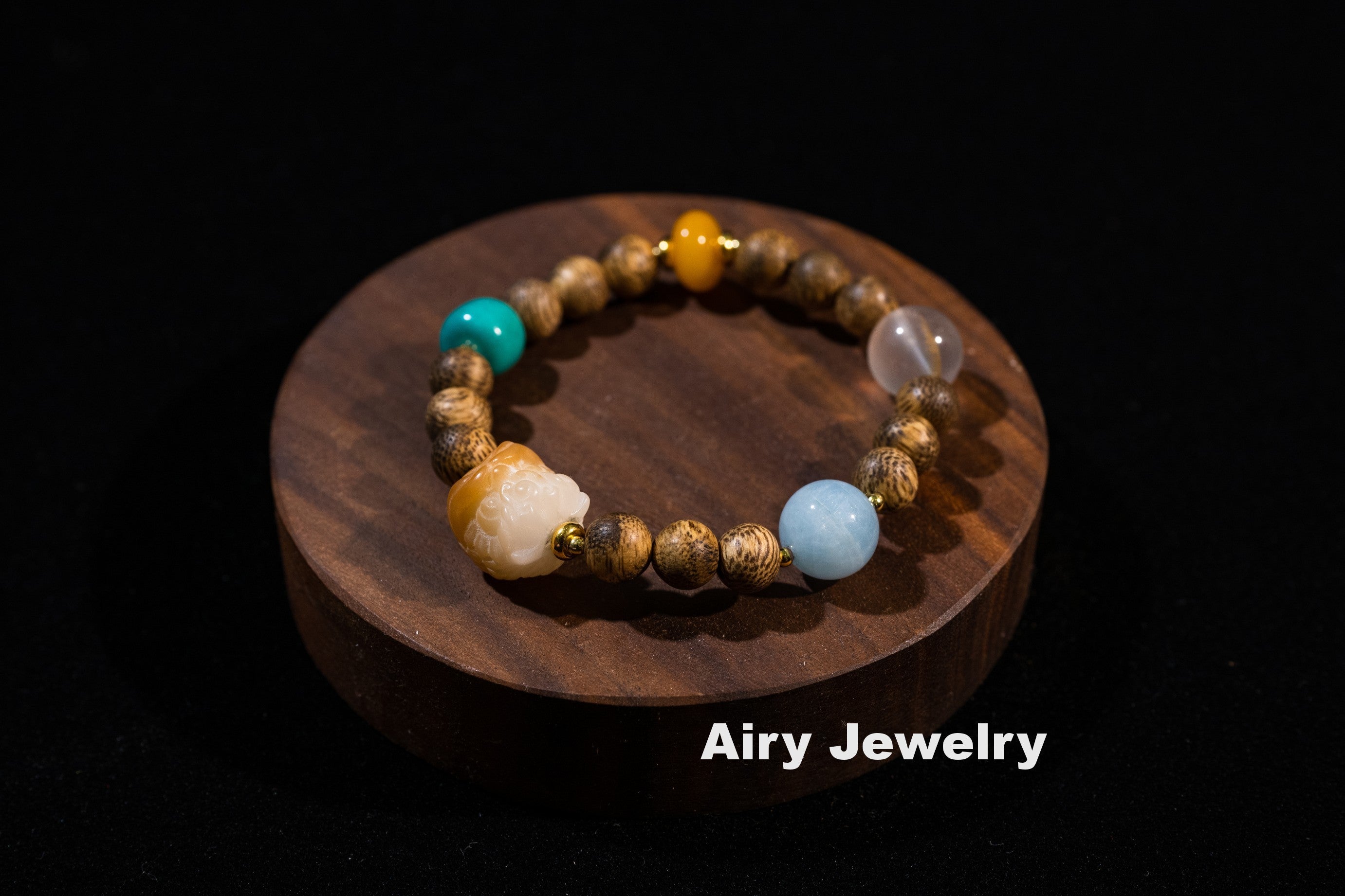 Original handmade bracelet made of agarwood gemstones